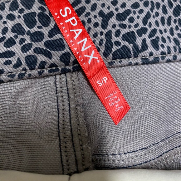 Spanx | EUC small jean-ish ankle leggings desert dot print - Picture 7 of 10